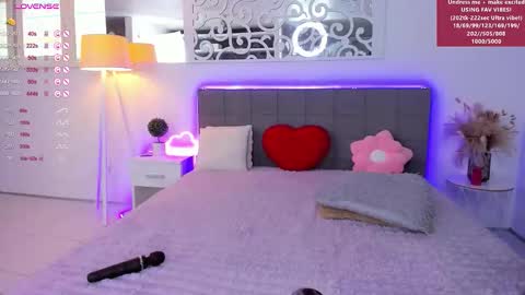 AshleyJonse online show from March 18, 6:29 am