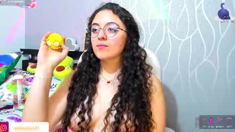 .. Ashley .. online show from October 1, 1:32 am