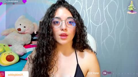 .. Ashley .. online show from December 5, 9:28 pm