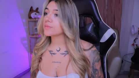 Ashley Lauren online show from September 15, 3:59 am