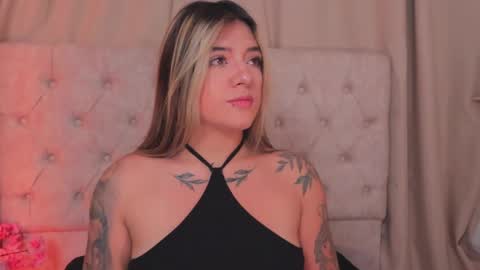 Ashley Lauren online show from February 26, 4:08 am