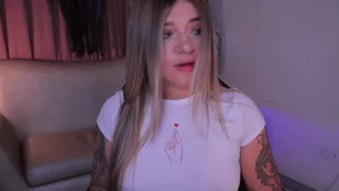 Ashley Lauren online show from October 22, 4:06 am