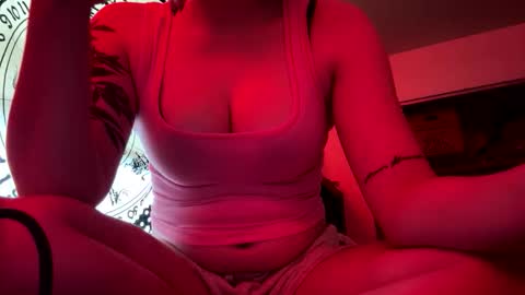 ashleyynicholee online show from October 19, 8:33 pm