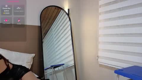 ashly_jones_ online show from March 26, 4:36 am