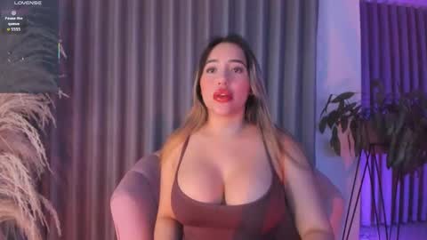 Paula Baleta  online show from November 4, 3:33 am