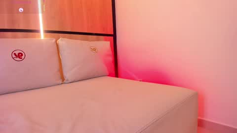 ashlyn online show from September 19, 9:03 pm