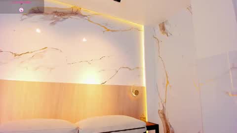 ashlyn online show from January 17, 8:49 pm