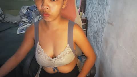 im janeth single mom online show from April 18, 12:13 am