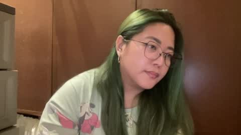 Curvy online show from June 13, 3:42 pm