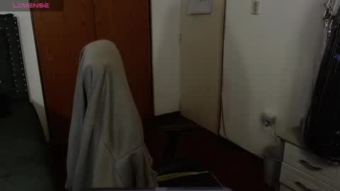 Ash online show from December 22, 10:24 pm