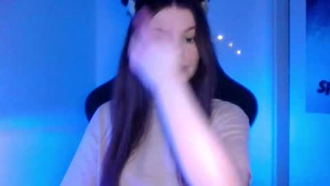 astradream_ online show from January 7, 8:45 pm