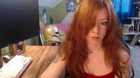 AstraeaSiren online show from February 13, 7:15 pm