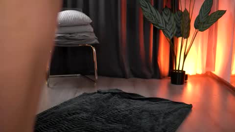 Isabella online show from December 23, 8:18 am