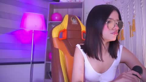 aura_rouss online show from November 29, 2:15 am