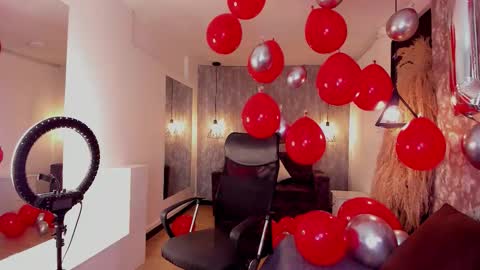 Aura online show from November 29, 4:05 am