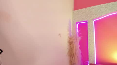 Aurora online show from December 9, 7:50 pm