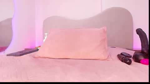 auroraa_miller online show from February 13, 3:19 am