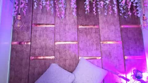 aurora online show from December 3, 8:22 pm