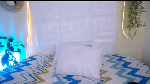 INSTAGRAM AURORA MCRY online show from April 10, 6:30 am