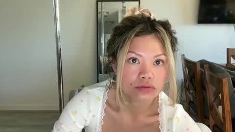 Little Ava  online show from April 7, 6:32 pm