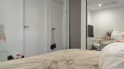 Ava Brooks online show from January 6, 11:42 pm