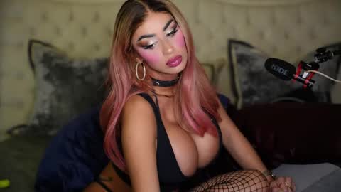 AvalonnFoxx online show from January 13, 4:29 am