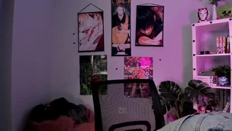 Ava online show from April 23, 3:03 pm