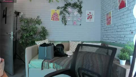 Ava online show from May 27, 3:31 pm