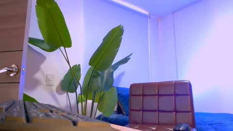 Hi im aqua is nice with me online show from December 18, 9:30 pm