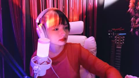 Avriel online show from December 16, 9:20 pm