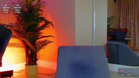 AVRILL CYRUX online show from November 11, 8:33 am