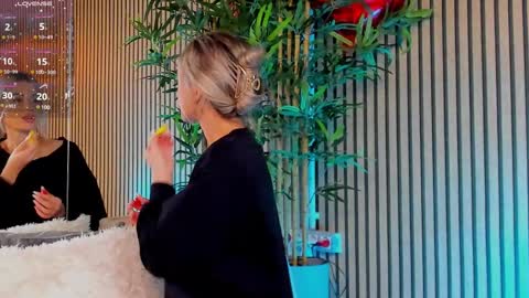 AVRILL CYRUX online show from February 22, 7:34 am