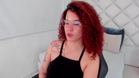 Avril  online show from February 28, 12:37 pm