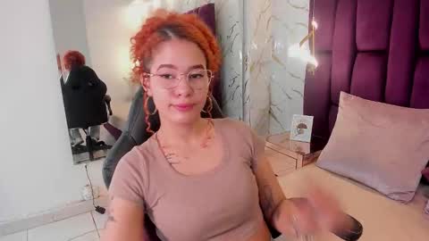 Avril  online show from November 18, 11:55 am