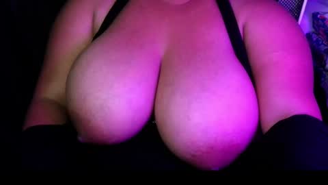 Axl online show from April 5, 2:05 pm