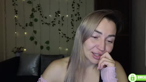 Jully online show from December 18, 6:56 pm