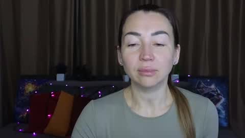 Jully online show from February 25, 6:14 am