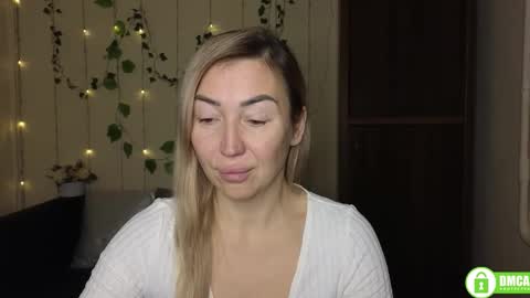 Jully online show from January 5, 6:33 pm