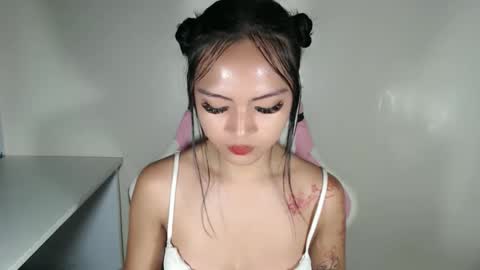 ayalvrs18 online show from February 6, 7:39 pm