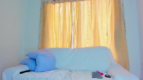 Mariana online show from February 18, 8:37 pm