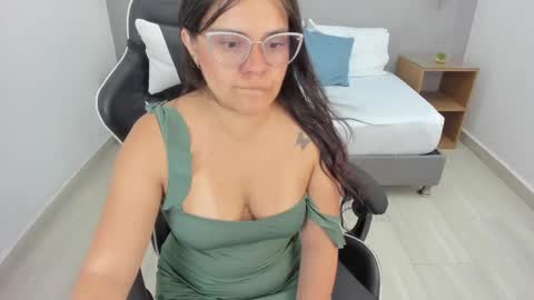 Alyda Jaramillo online show from March 3, 7:03 pm