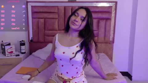 ayla_han online show from March 19, 4:17 am