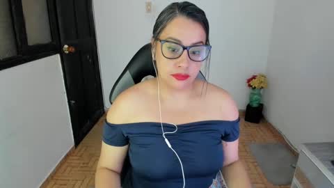 SandyMODELINDEPENDIENT online show from March 5, 2:03 am