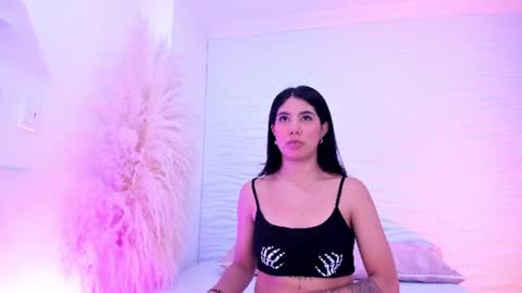 aylinlove_ online show from June 15, 11:10 am
