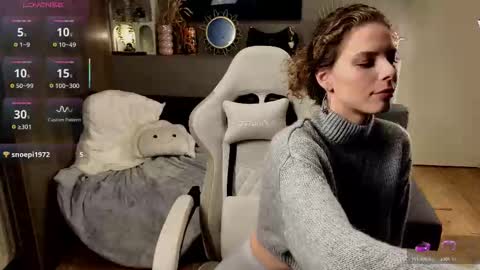 Ayreen Moore online show from September 13, 7:11 pm