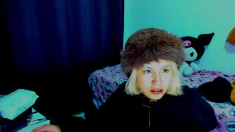 Azu Moure online show from March 27, 4:36 am