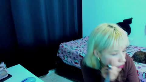 Azu Moure online show from March 17, 12:58 am