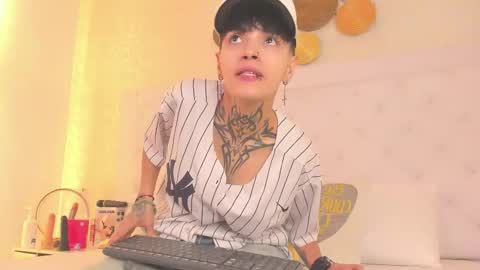 Anny online show from February 3, 12:21 pm