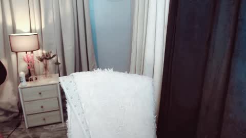 Samantha Dont forget to follow me and make me happy here when you join to my room. samantha loving and caring woman online show from January 28, 8:14 am