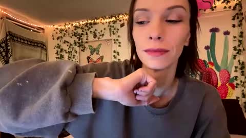 Fern Browning online show from December 3, 2:01 am